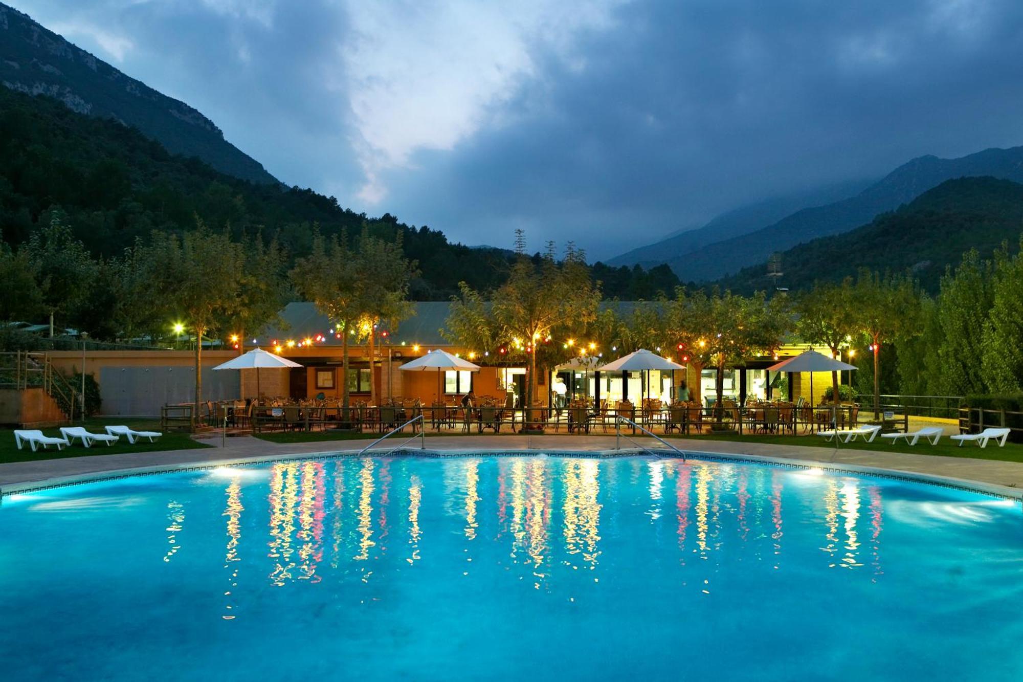 ホテル Camping Bassegoda Park Albanya エクステリア 写真